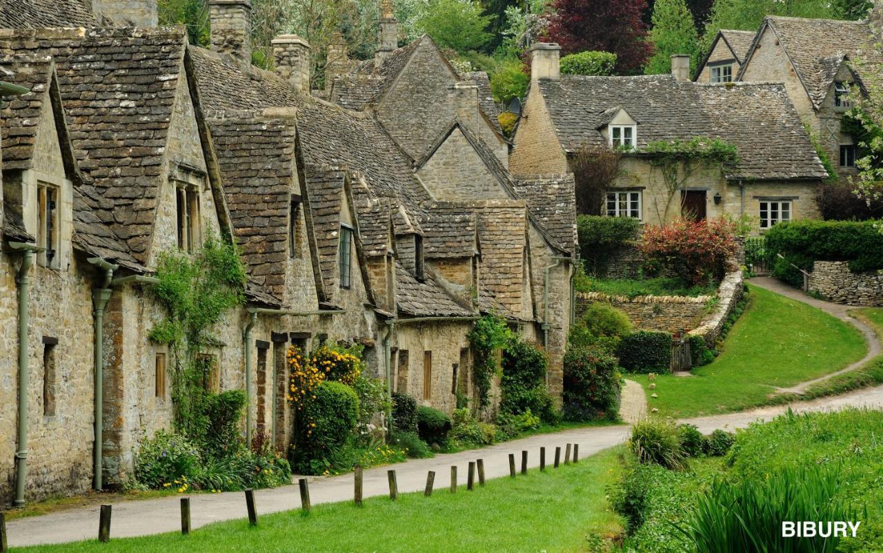 4-Bed Cotswold Getaway With Hot Tub & Gaming Room Churchdown Extérieur photo